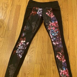 LULULEMON FLORAL YOGA PANTS! Worn twice.